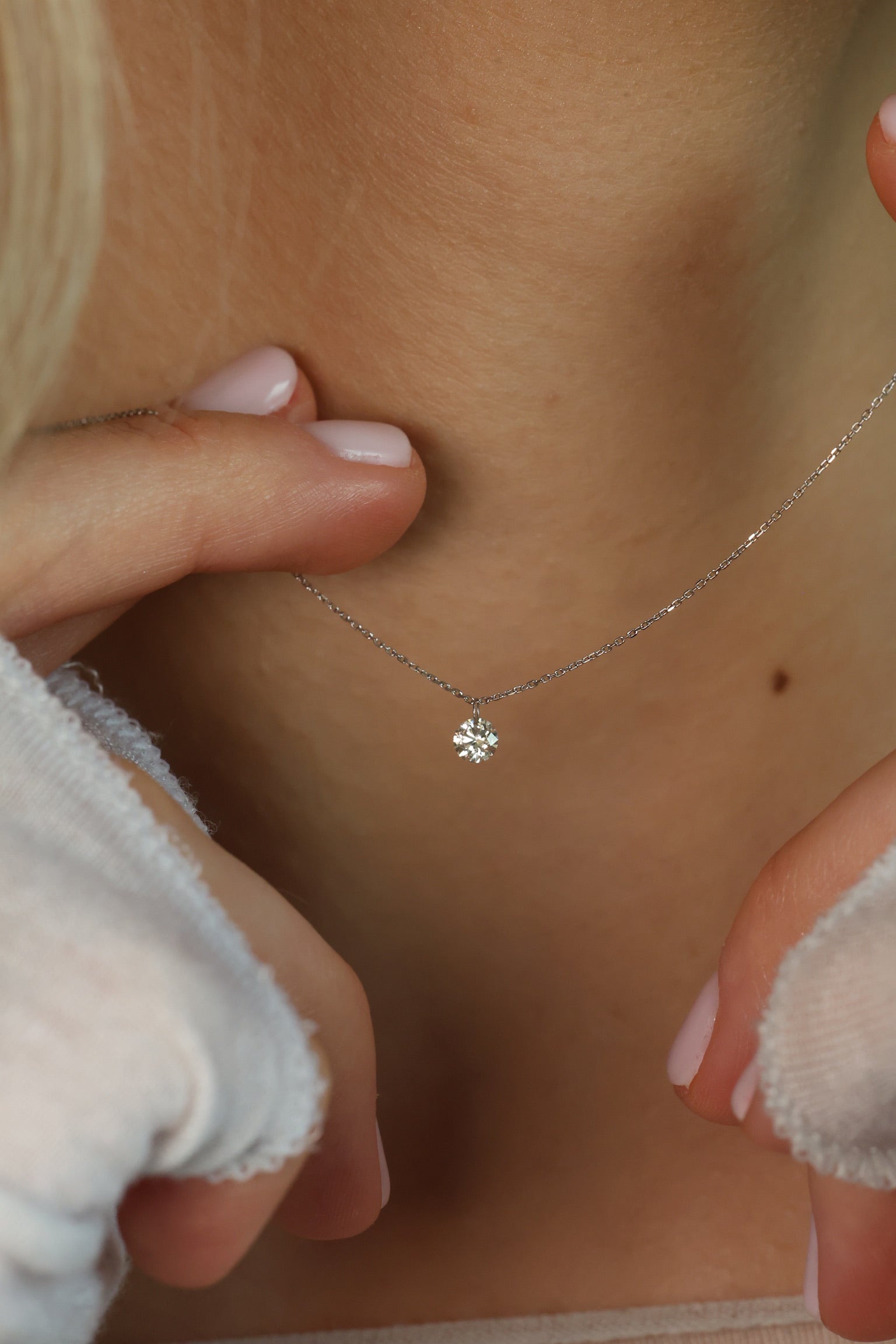 Mira Solo Natural Diamond Necklace